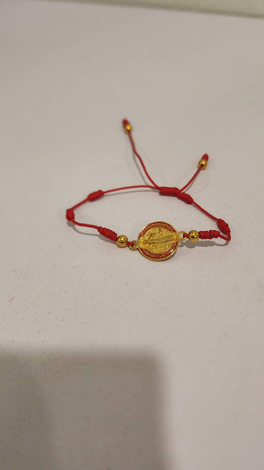 Bracelets/ Pulseras