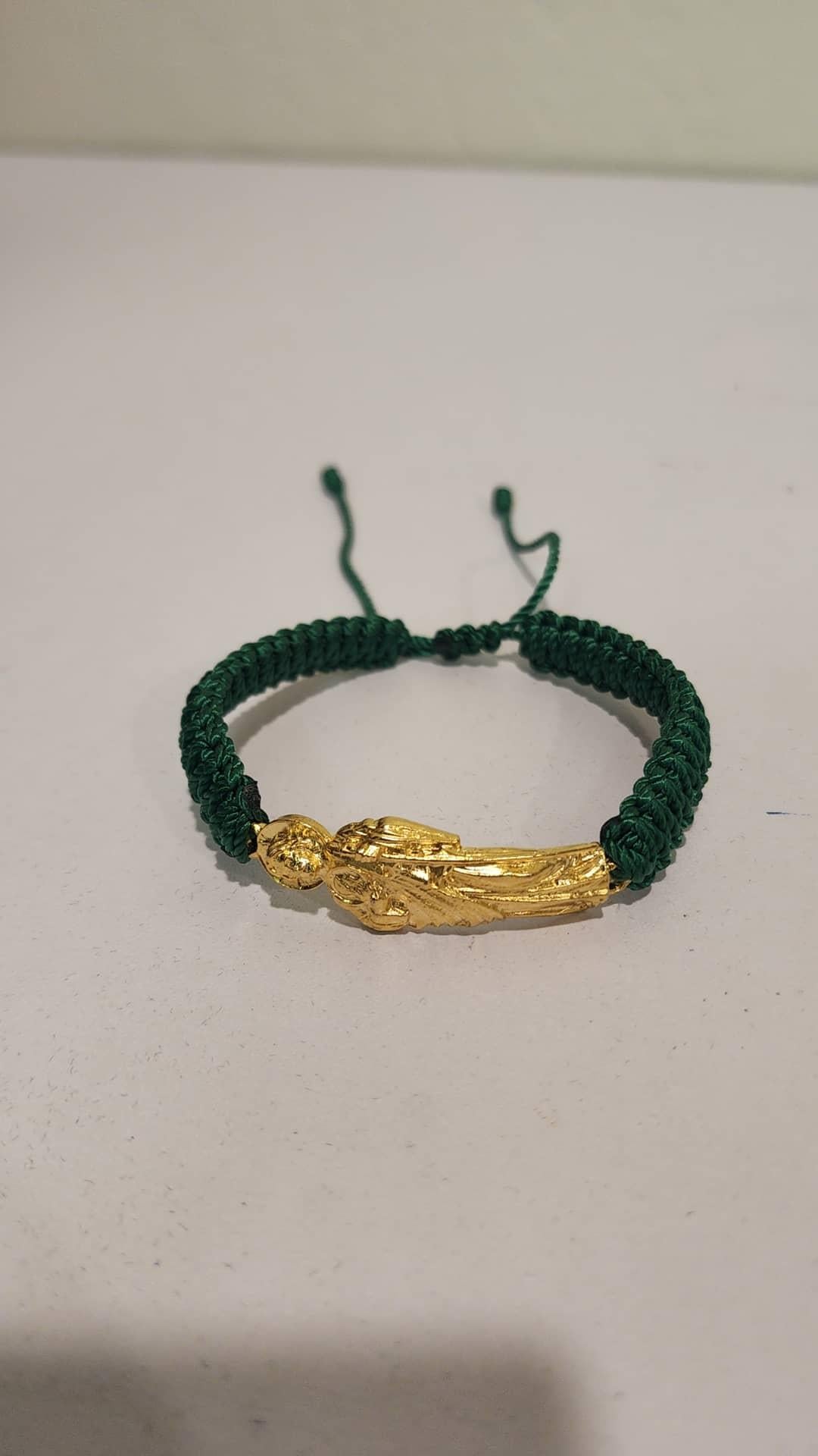 Bracelets/ Pulseras