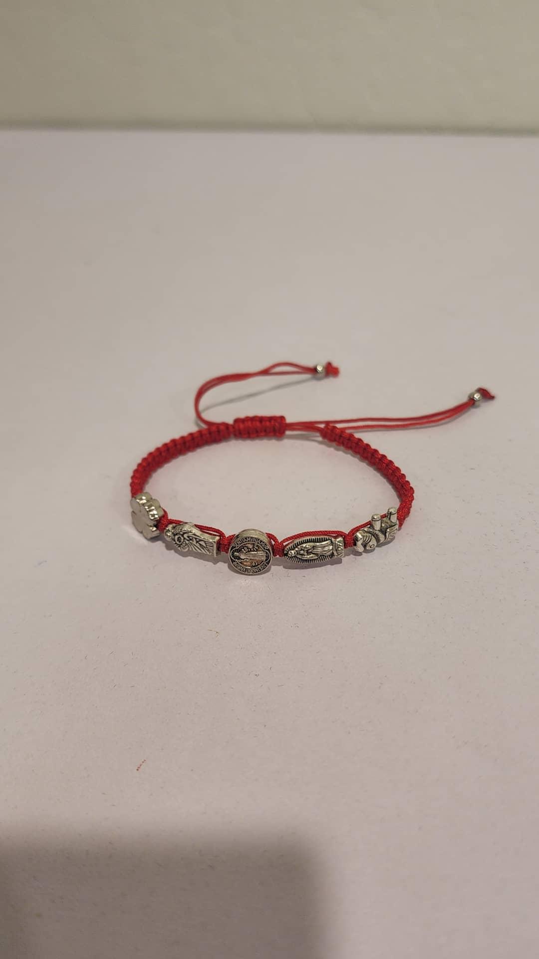 Bracelets/ Pulseras